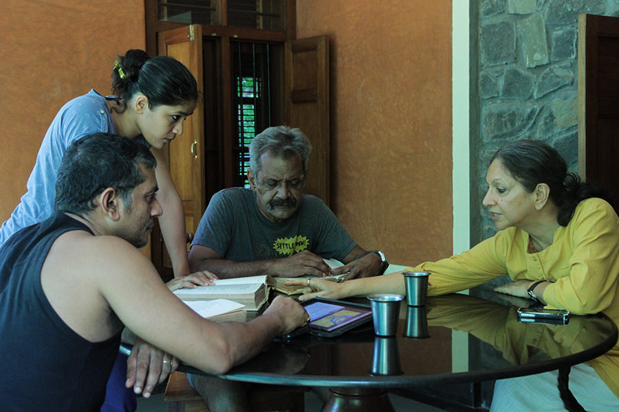Veenapani with her actors Vinay, Nimmy and Arvind