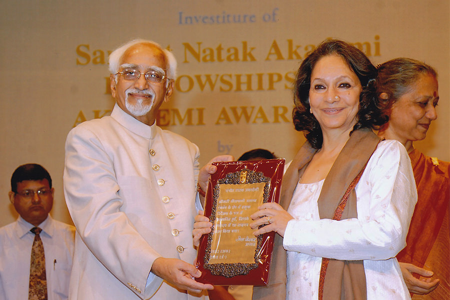 Veenapani Receiving The Sangeet Natak Akademi Award